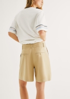 Bermuda Feminina Evasê Em Alfaiataria